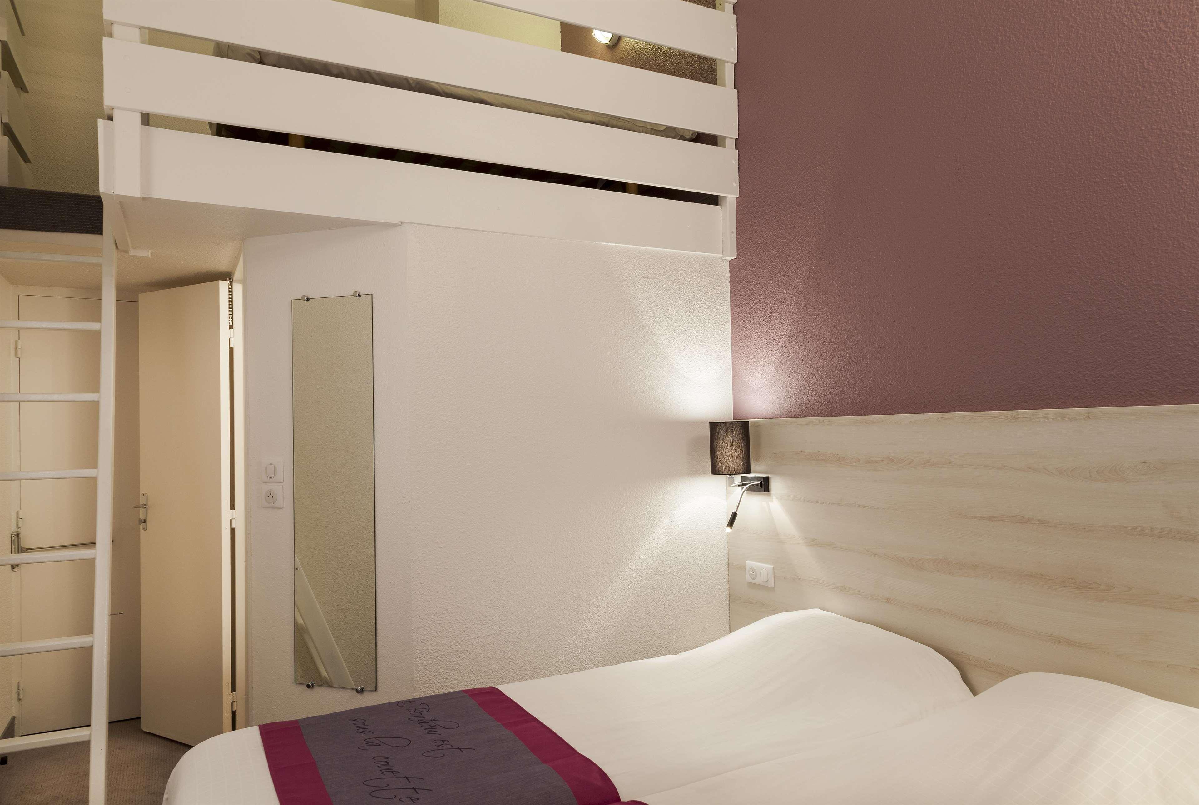 Kyriad Lille Est - Villeneuve D'Ascq Екстер'єр фото