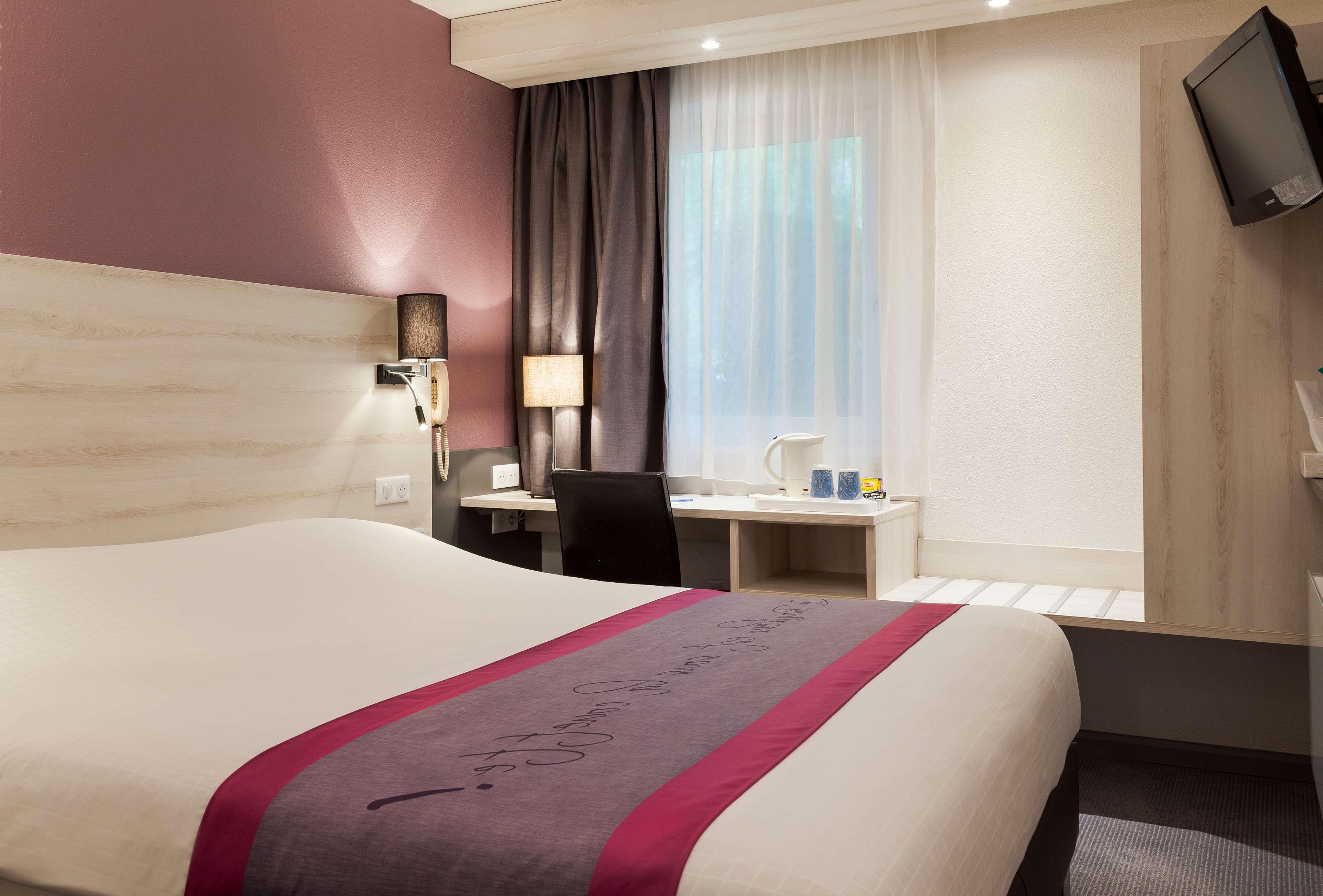 Kyriad Lille Est - Villeneuve D'Ascq Екстер'єр фото