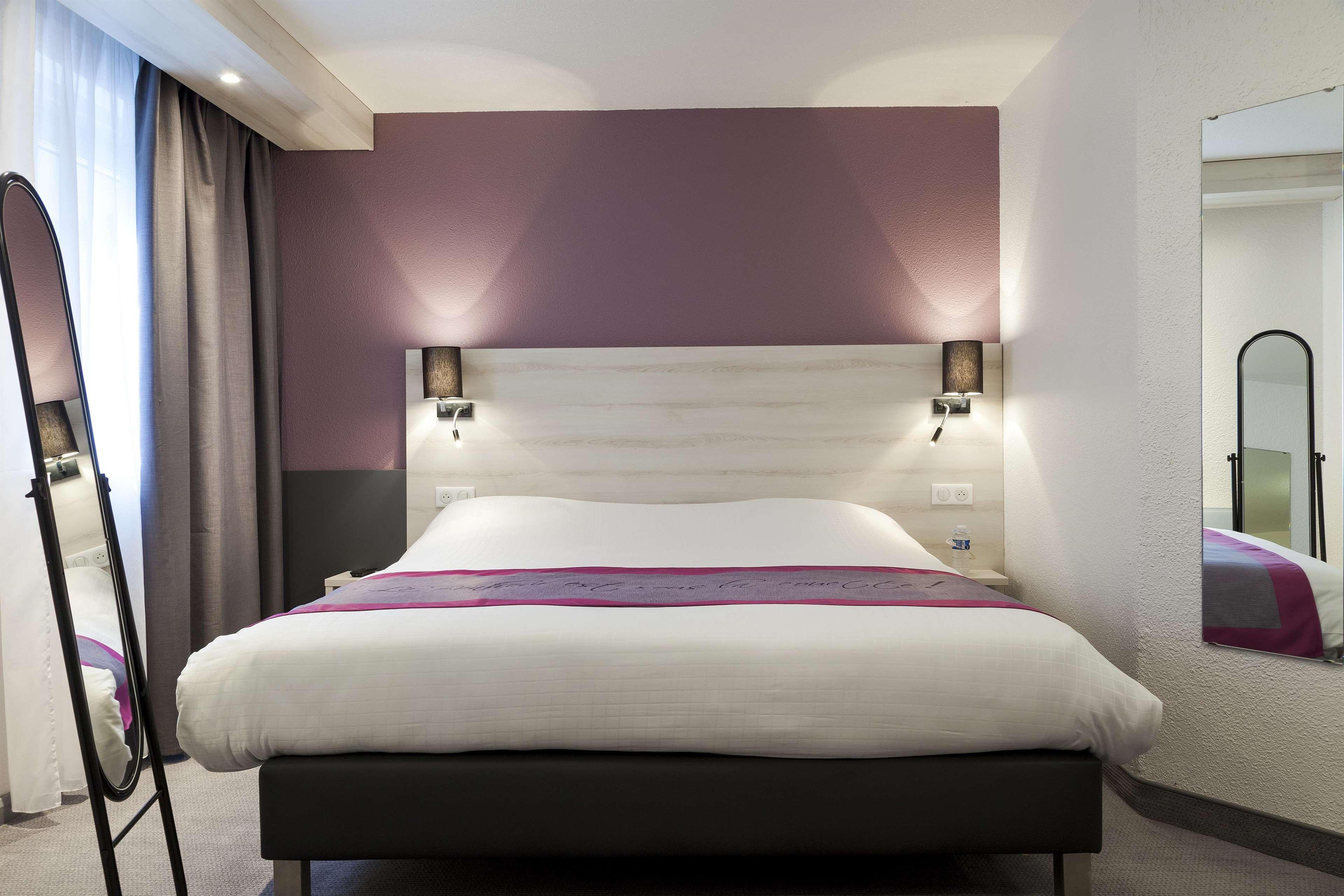 Kyriad Lille Est - Villeneuve D'Ascq Екстер'єр фото