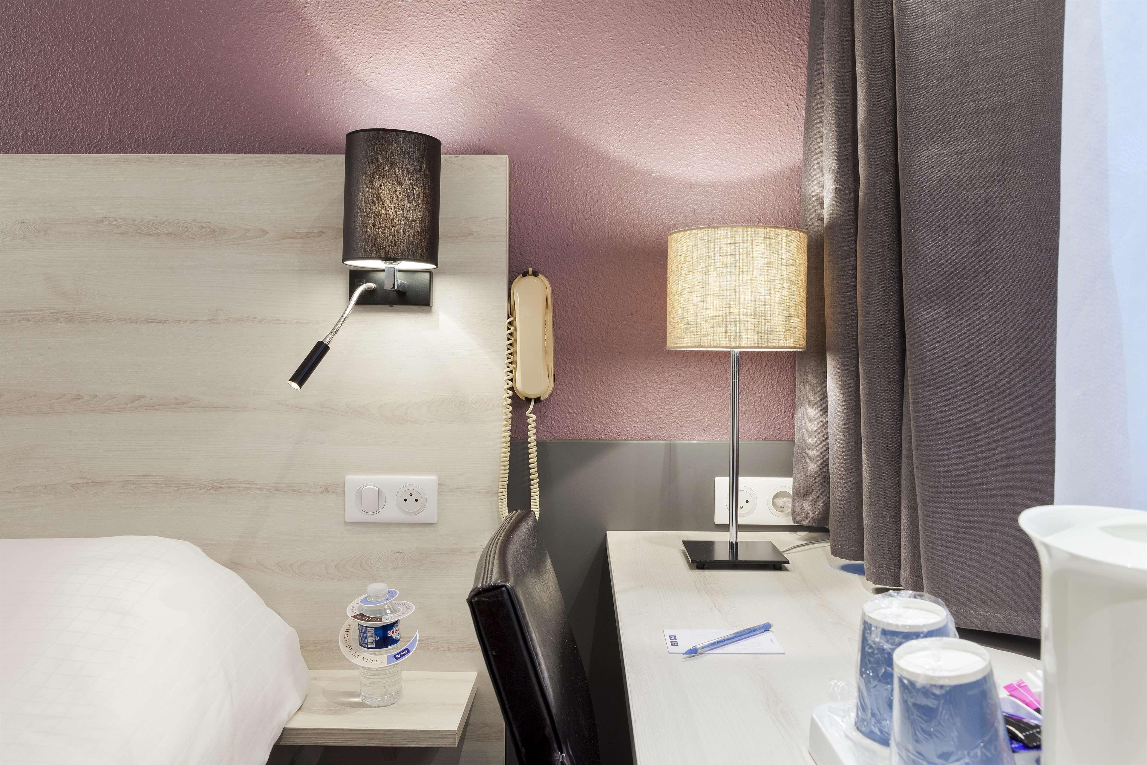 Kyriad Lille Est - Villeneuve D'Ascq Екстер'єр фото