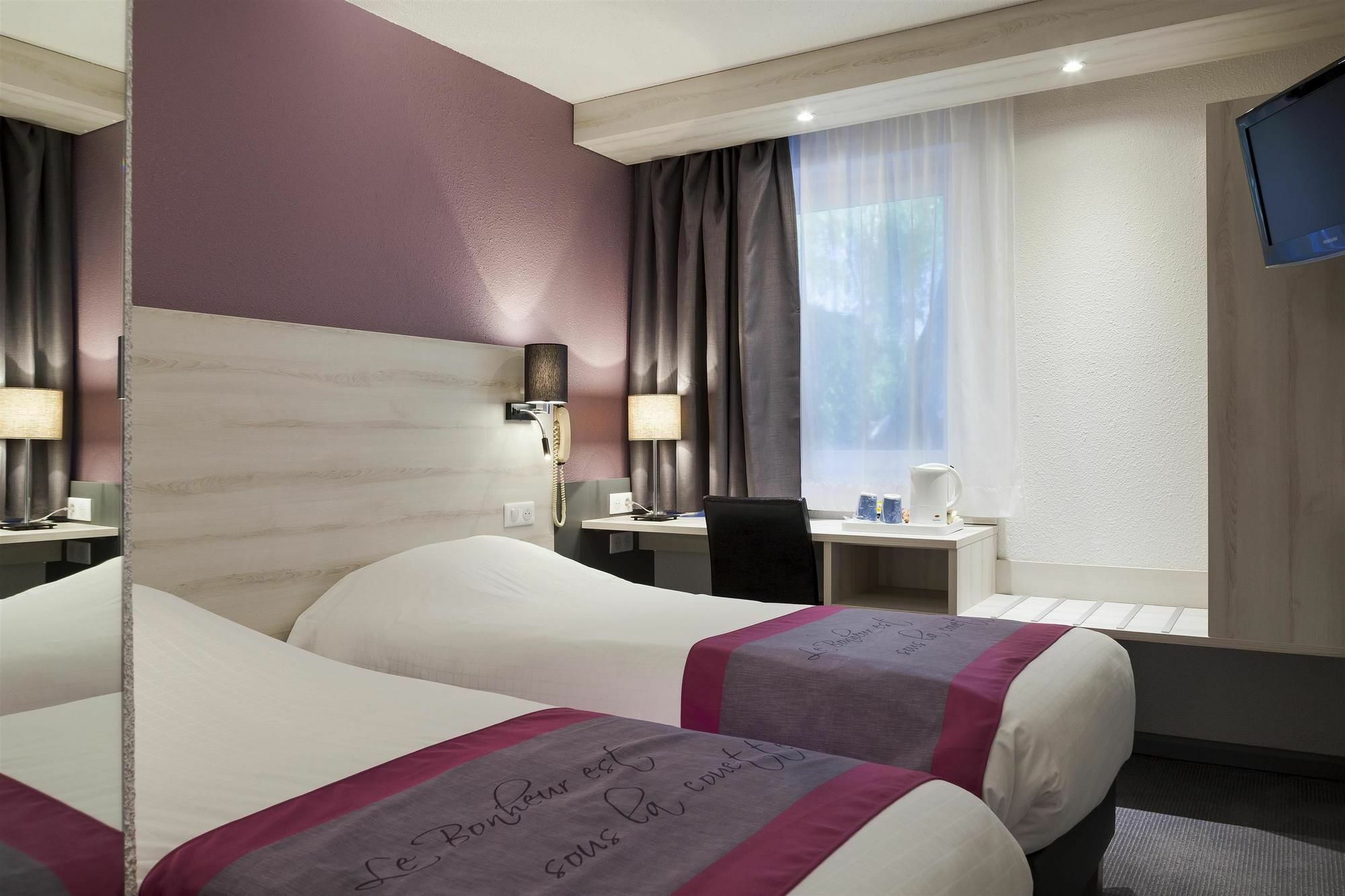Kyriad Lille Est - Villeneuve D'Ascq Екстер'єр фото
